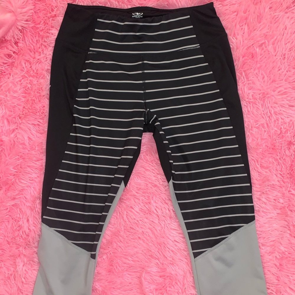 Medium(8-10) Capri Athletic Legging